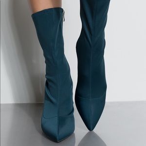 Brand new Midi ankle booties